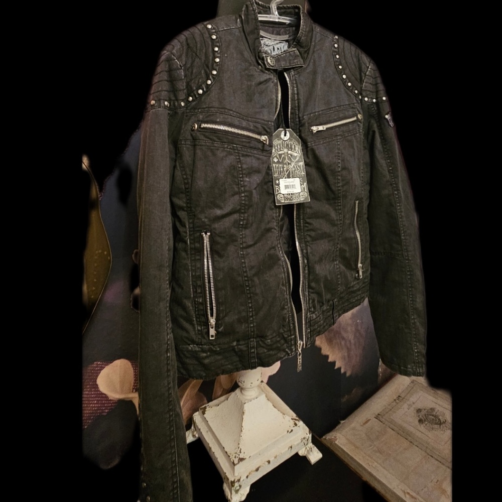 AFFLICTION  JACKET  SIZE LARGE